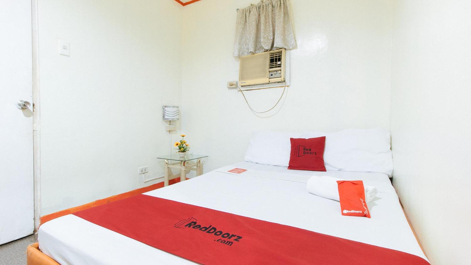 מלון קואזון סיטי Reddoorz Near East Avenue Medical Center מראה חיצוני תמונה