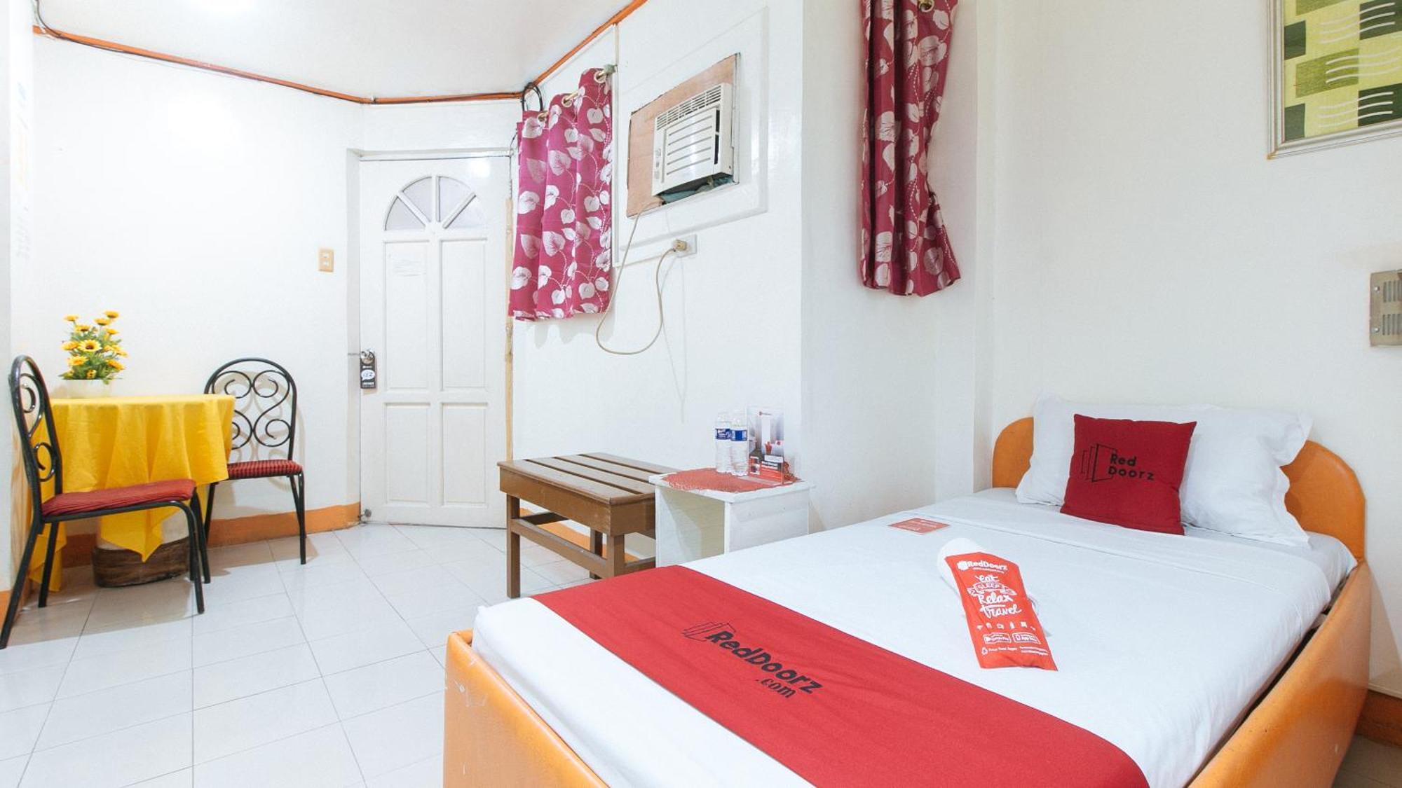 מלון קואזון סיטי Reddoorz Near East Avenue Medical Center מראה חיצוני תמונה