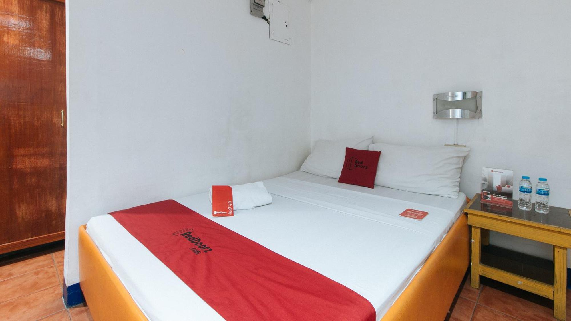מלון קואזון סיטי Reddoorz Near East Avenue Medical Center מראה חיצוני תמונה