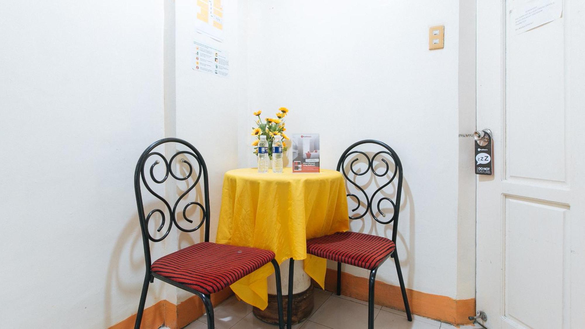 מלון קואזון סיטי Reddoorz Near East Avenue Medical Center מראה חיצוני תמונה
