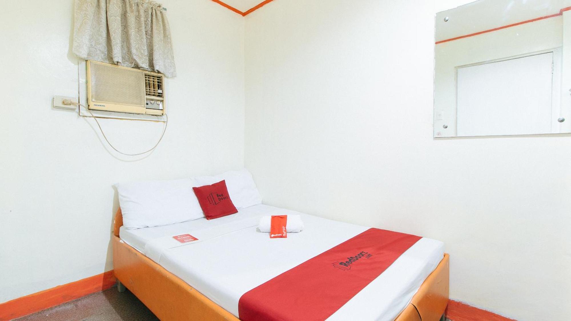 מלון קואזון סיטי Reddoorz Near East Avenue Medical Center מראה חיצוני תמונה