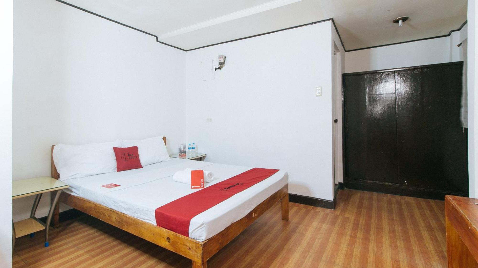 מלון קואזון סיטי Reddoorz Near East Avenue Medical Center מראה חיצוני תמונה