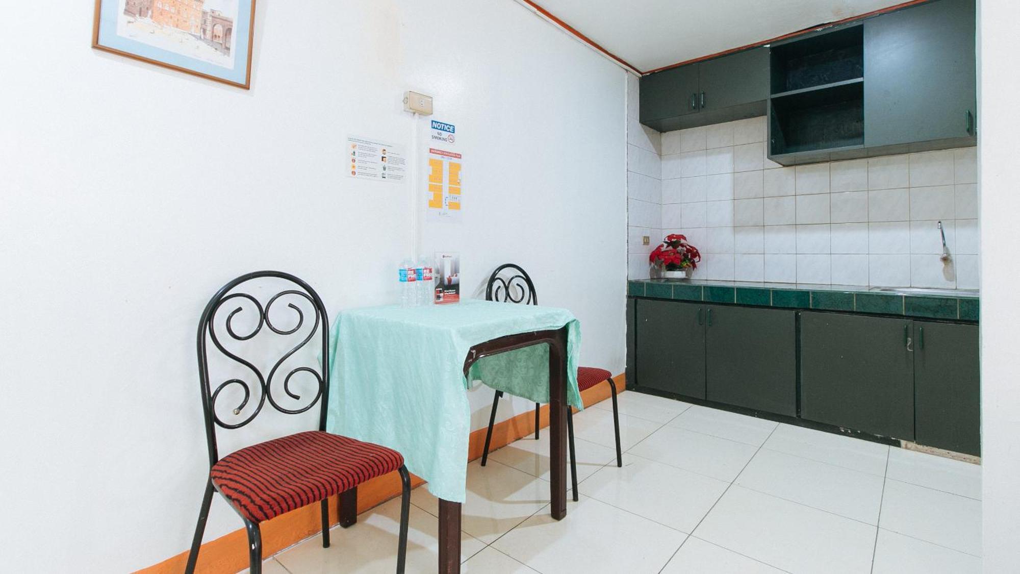 מלון קואזון סיטי Reddoorz Near East Avenue Medical Center מראה חיצוני תמונה