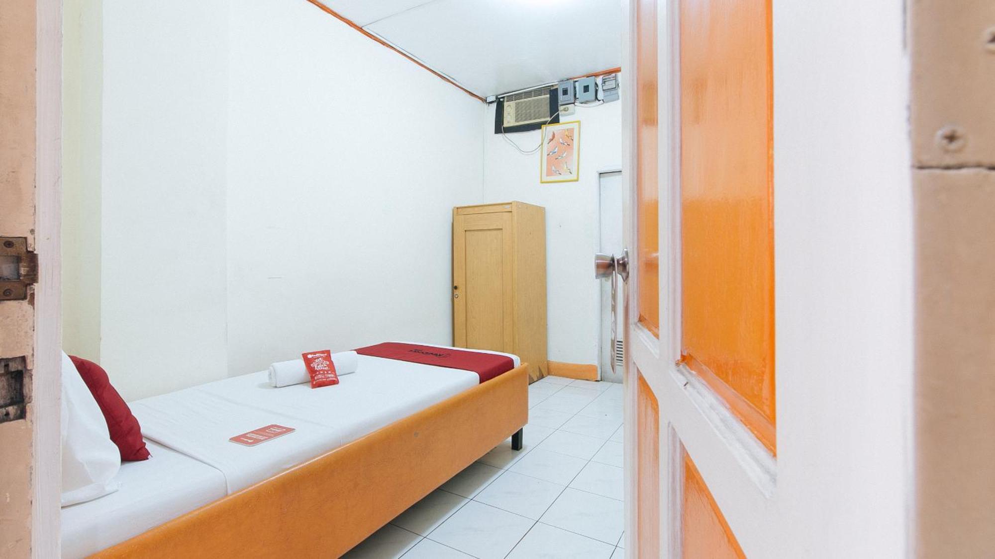 מלון קואזון סיטי Reddoorz Near East Avenue Medical Center מראה חיצוני תמונה