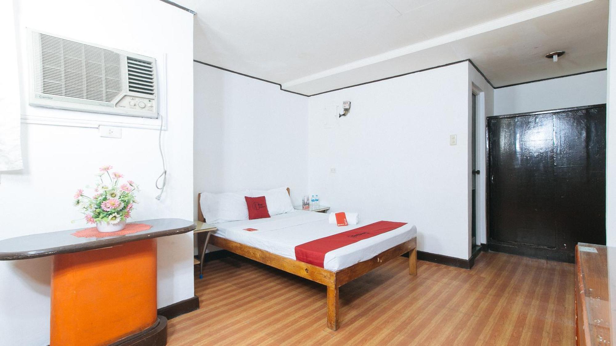 מלון קואזון סיטי Reddoorz Near East Avenue Medical Center מראה חיצוני תמונה